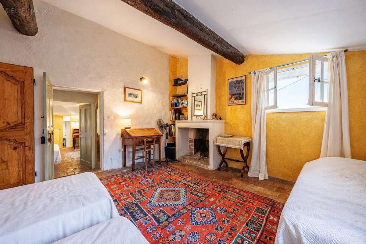 Maison à LE CASTELLET