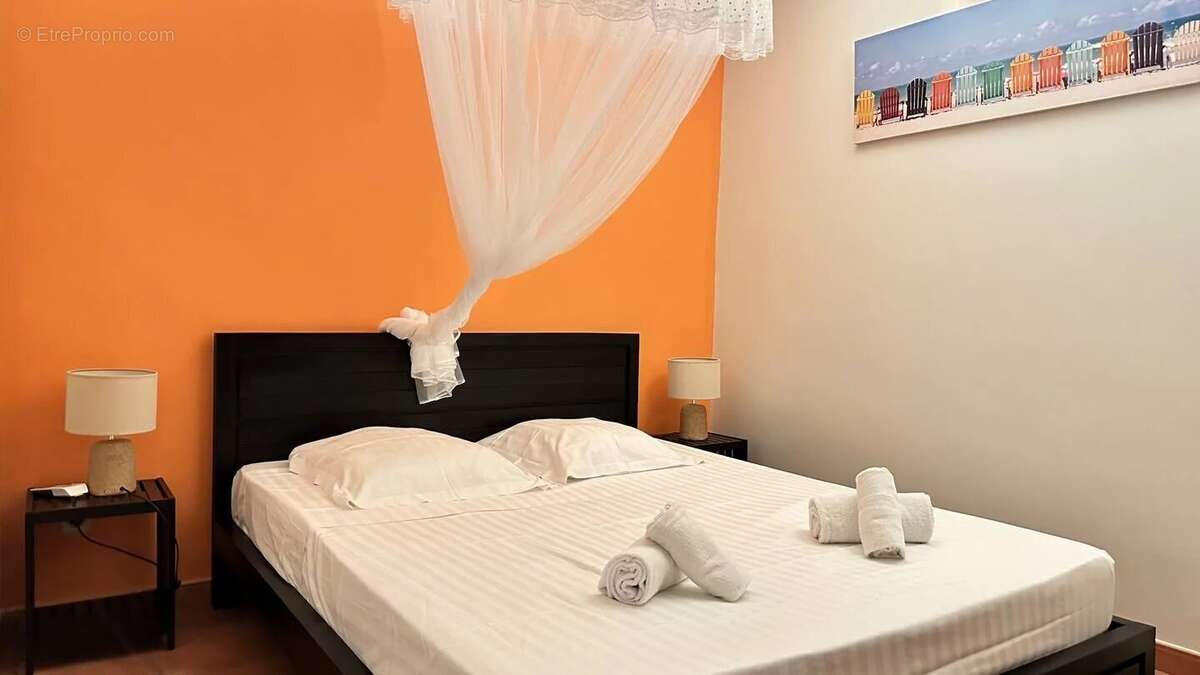 Maison à LES TROIS-ILETS