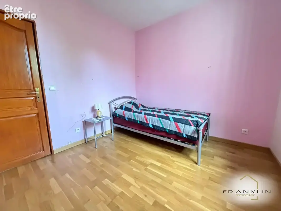 Mitry-le-neuf - pavillon de plain pied - 2 chambres - 1 cave et un joli jardin - photo 11