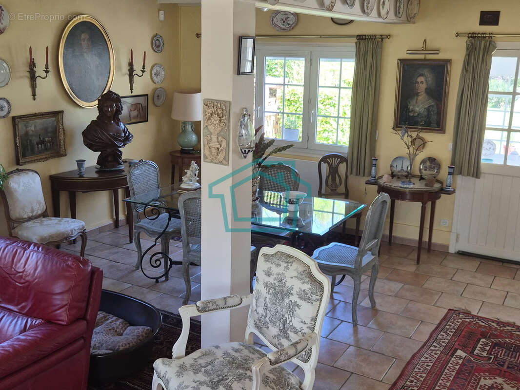 Maison à LE TREMBLAY-SUR-MAULDRE