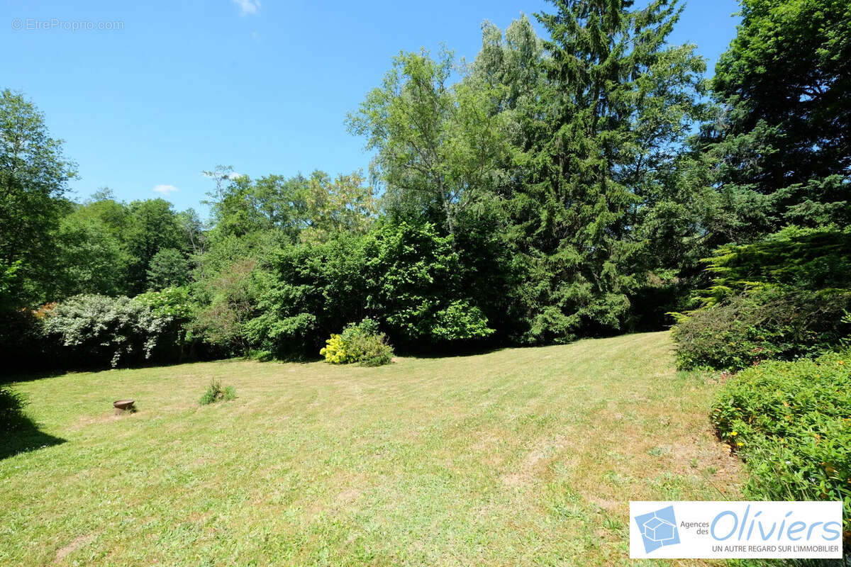 Maison à MILON-LA-CHAPELLE