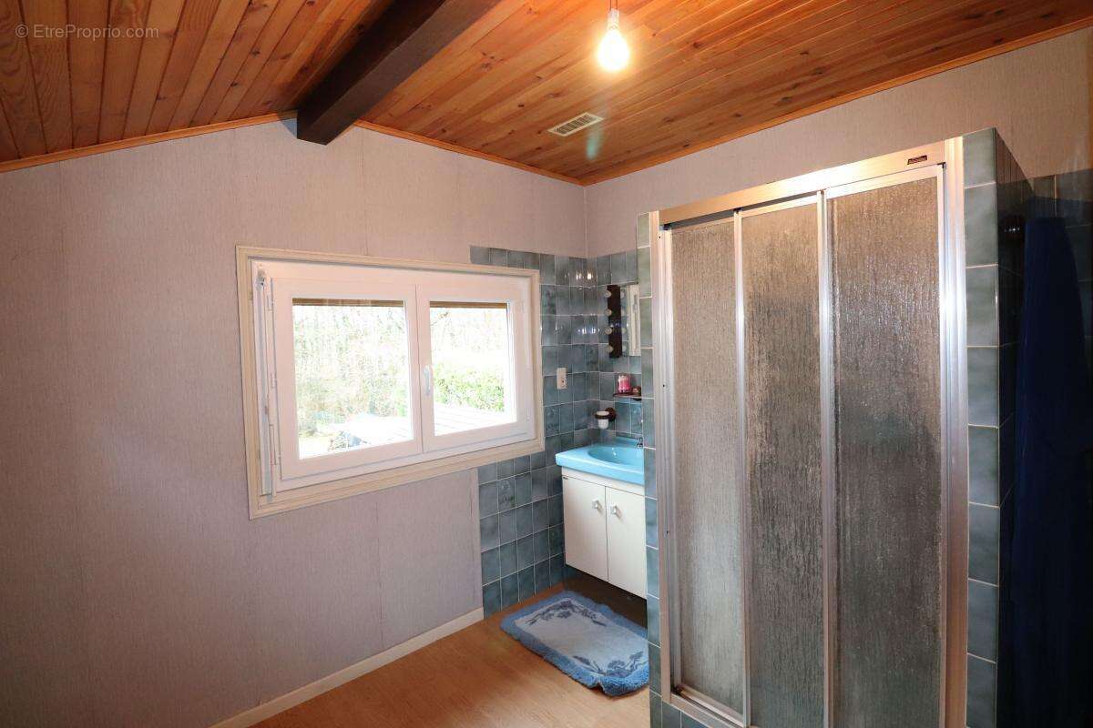 Maison à MONTAGNIEU