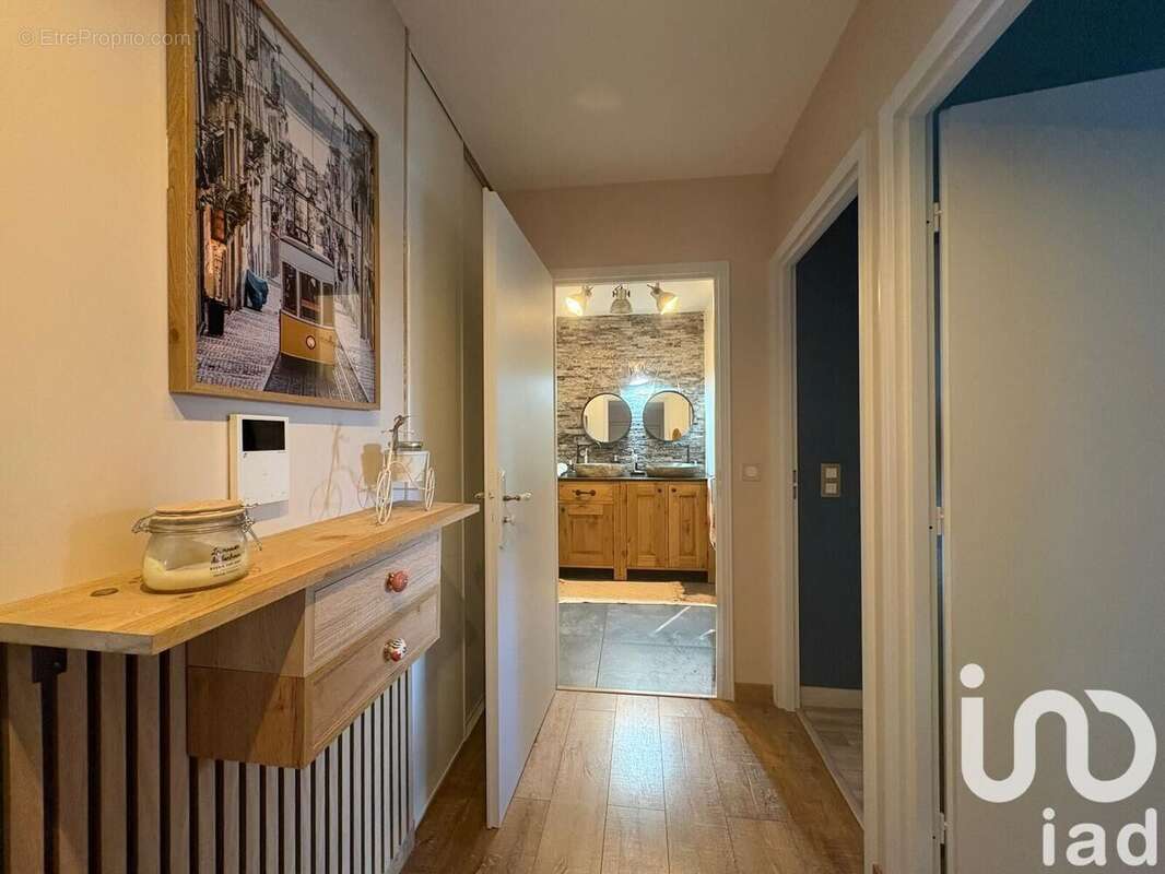 Photo 3 - Appartement à COMBS-LA-VILLE