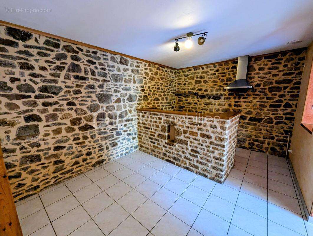 Appartement à FOUGERES