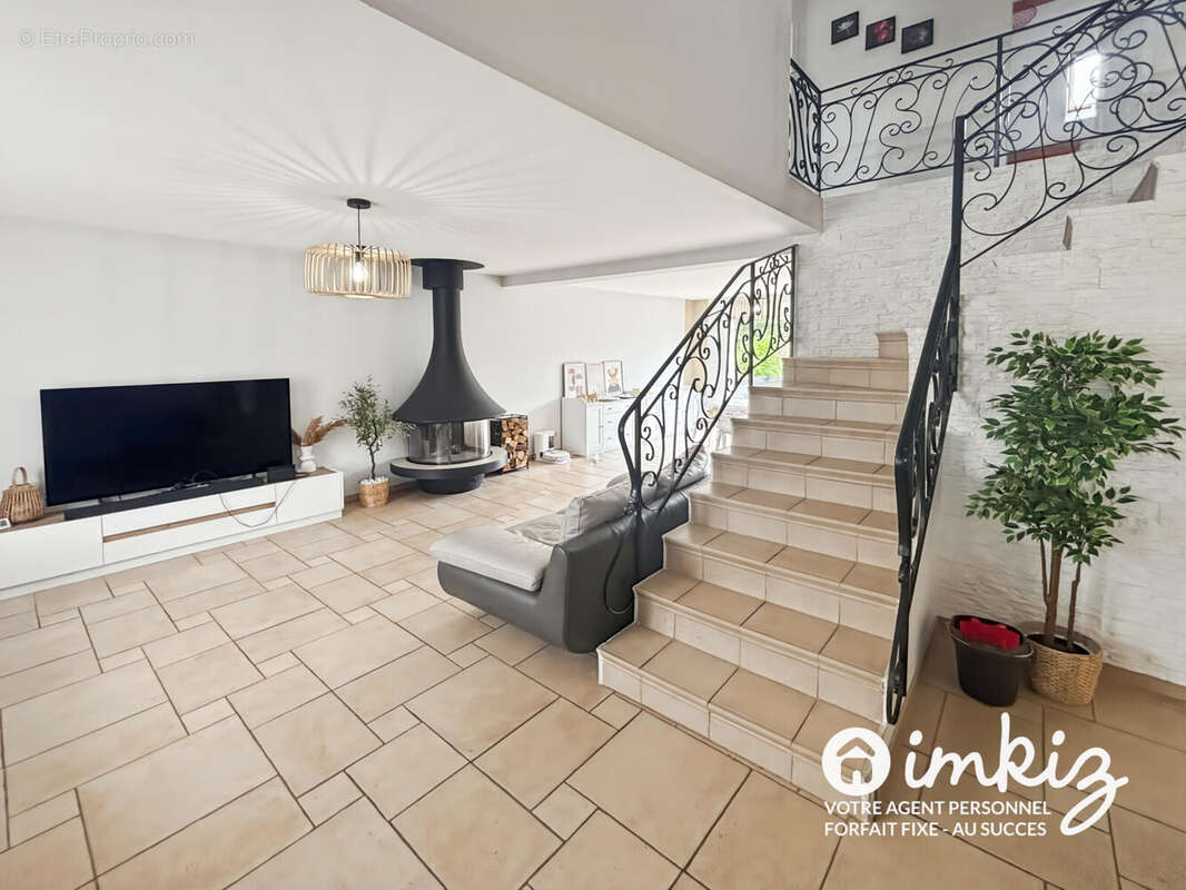 Maison 2011 6 pièces 145m2 - Quartier Saint Pierre - photo 3