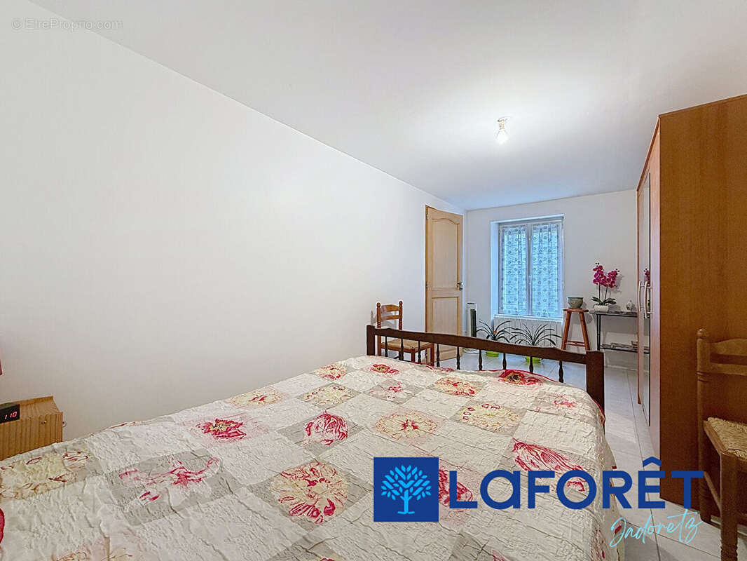 Appartement à CHEMERE
