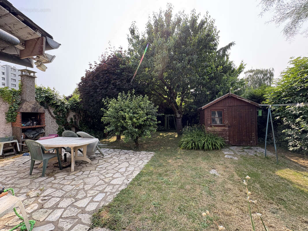 Maison à SAINT-JEAN-DE-LA-RUELLE