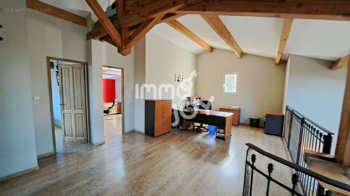 A Remarkable Home of Charm and Noble Materials in a Serene Pine Forest Environment - photo 12