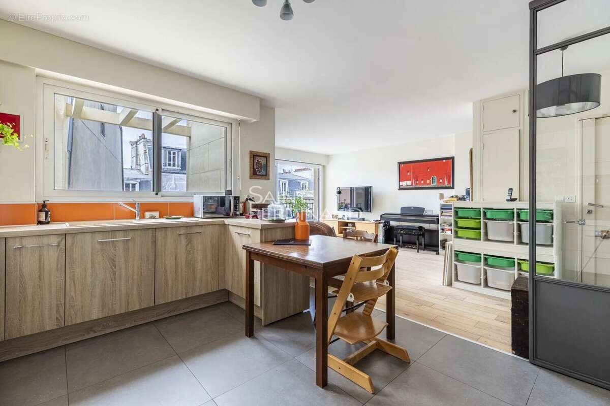 Appartement à PARIS-18E
