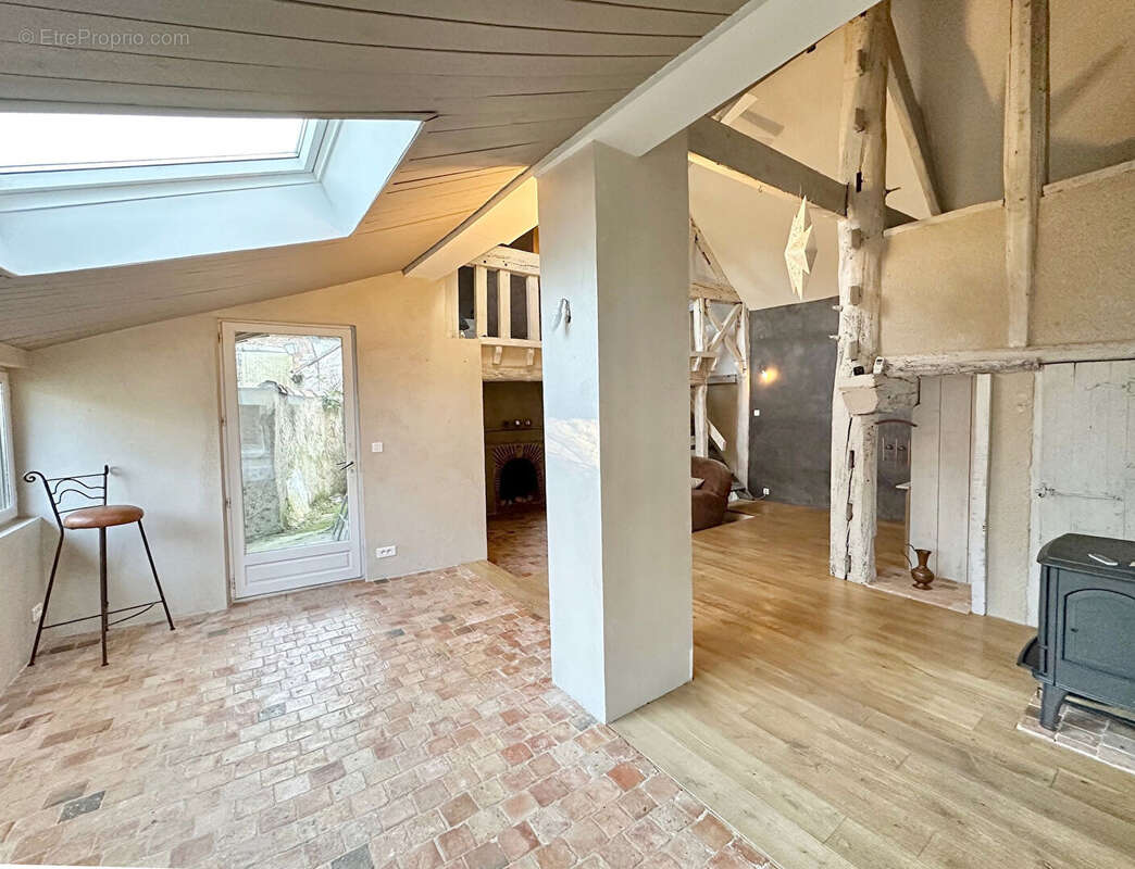 Maison à HOUDAN