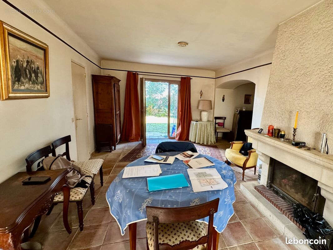 Maison à PEYNIER