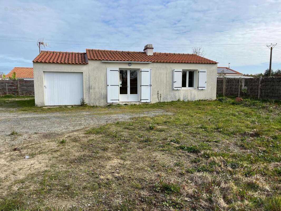 Photo 2 - Maison à SAINT-URBAIN