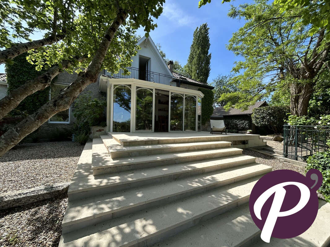 Maison à PESSAC-SUR-DORDOGNE