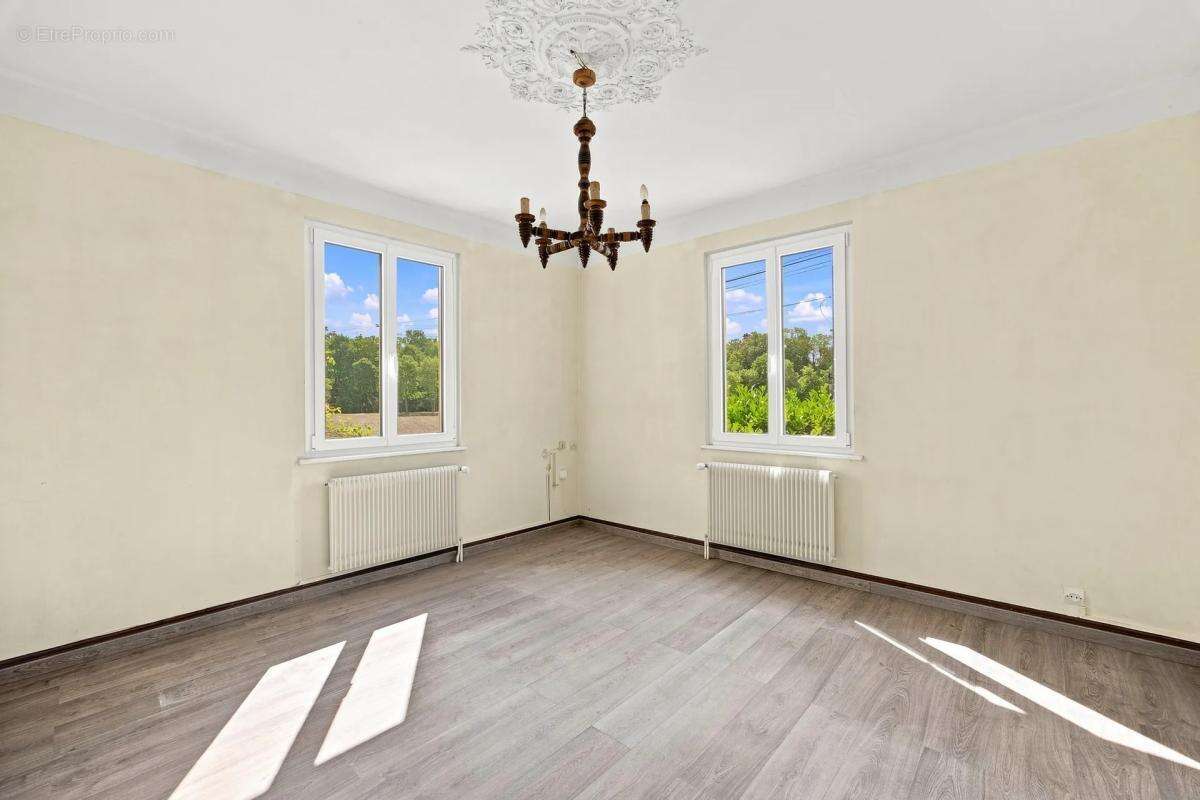 Maison de 6 pièces de 135 m² à Ostwald - photo 7