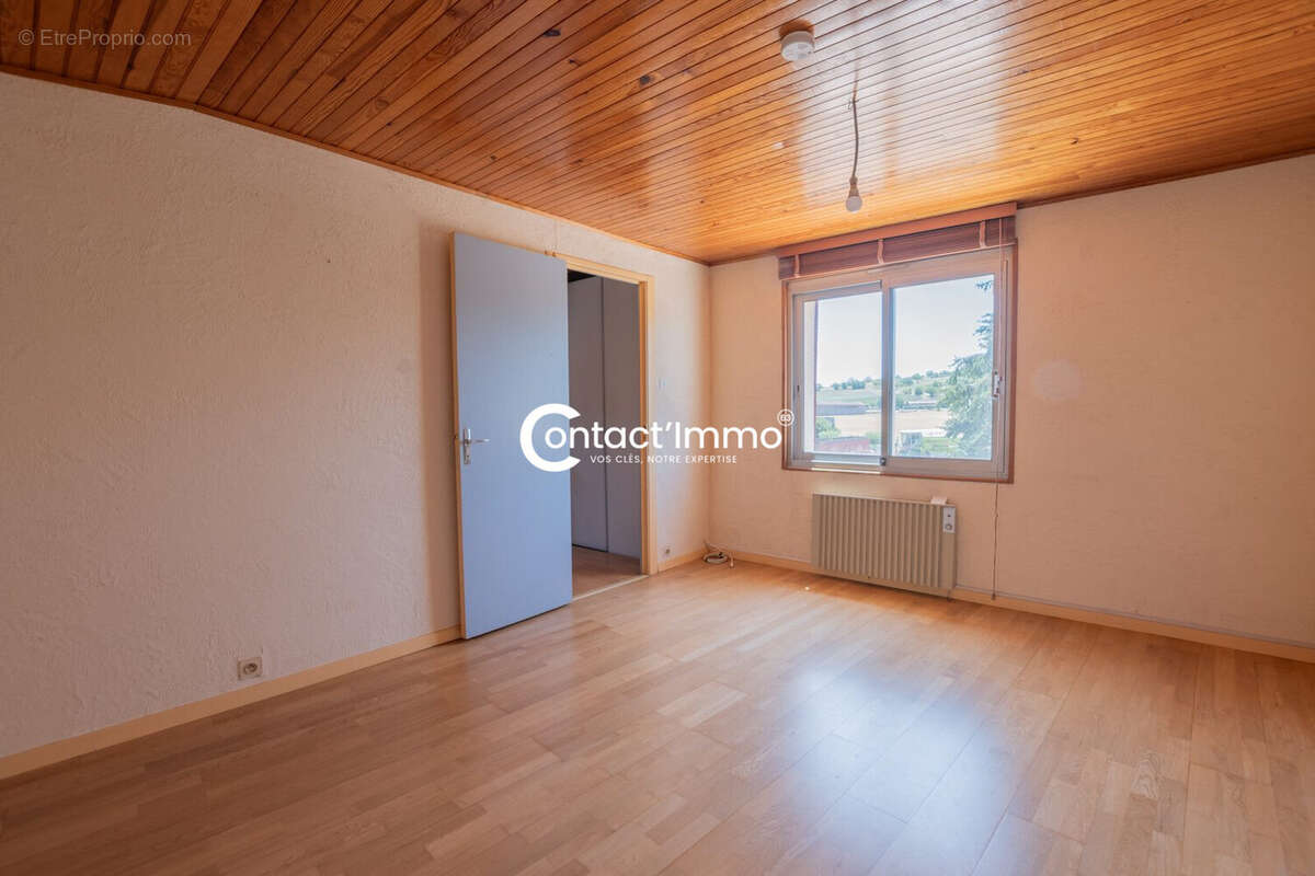 Maison 116 m² à Seychalles  - photo 8