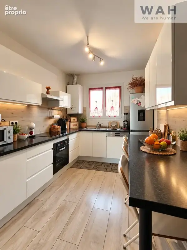 Maison t6 divisee en 2 appartements avec jardin terrasse et garage - 34400 lunel - photo 2