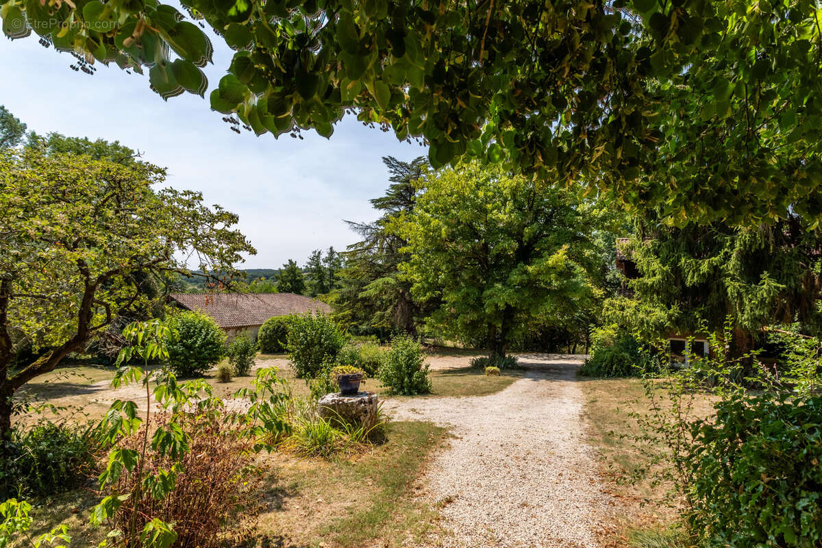 Maison de campagne avec piscine et grange - photo 5
