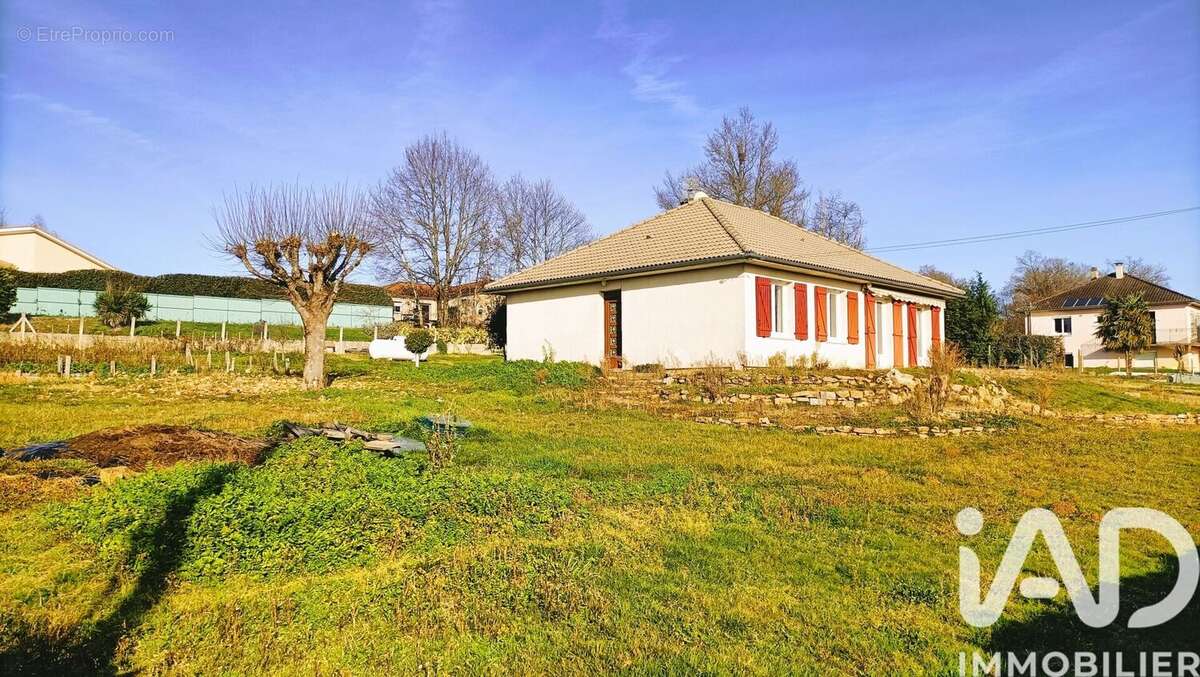 Maison 120 m² à Saint-Priest-Sous-Aixe  - photo 2