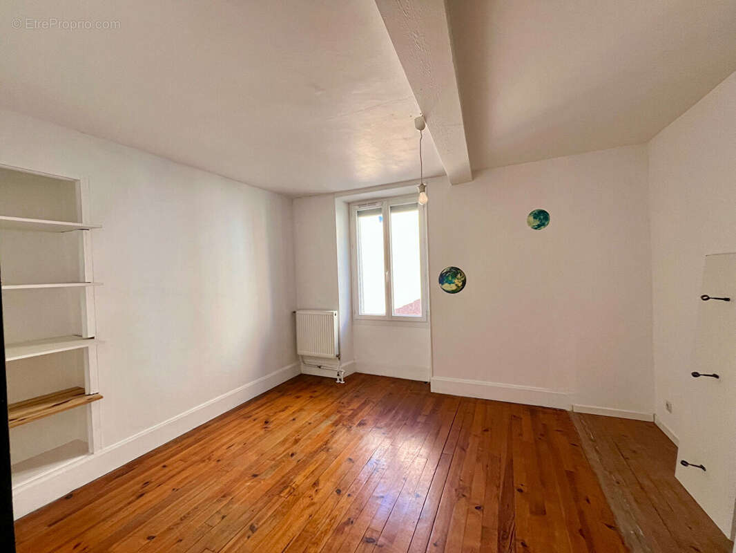 RIVES Maison de ville 5 pièces de 112 m² - photo 8