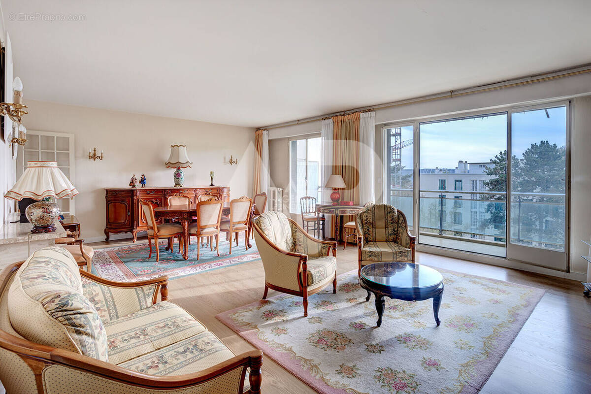 Appartement à CHAVILLE