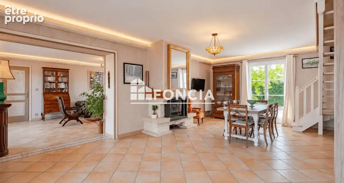 Maison familiale avec piscine et parc paysager – Mosnes - photo 9