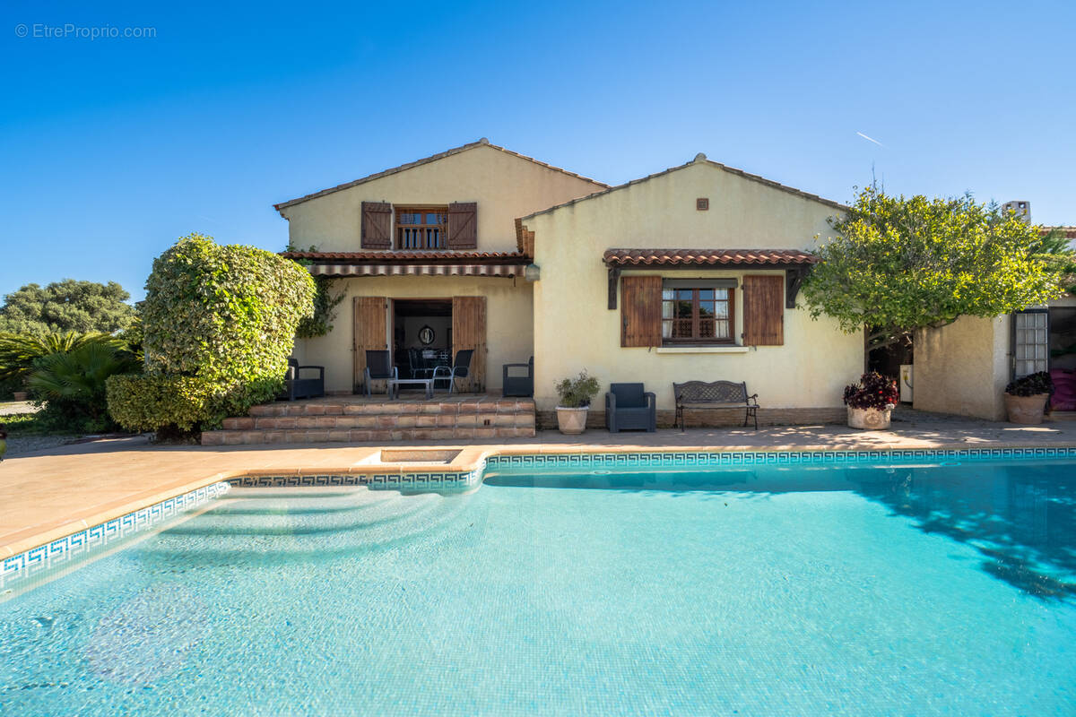 Maison à SIX-FOURS-LES-PLAGES