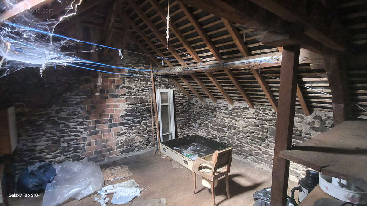 Maison à SAINT-VITTE-SUR-BRIANCE