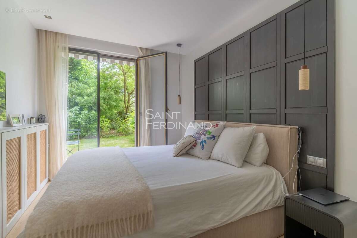 Appartement à NEUILLY-SUR-SEINE