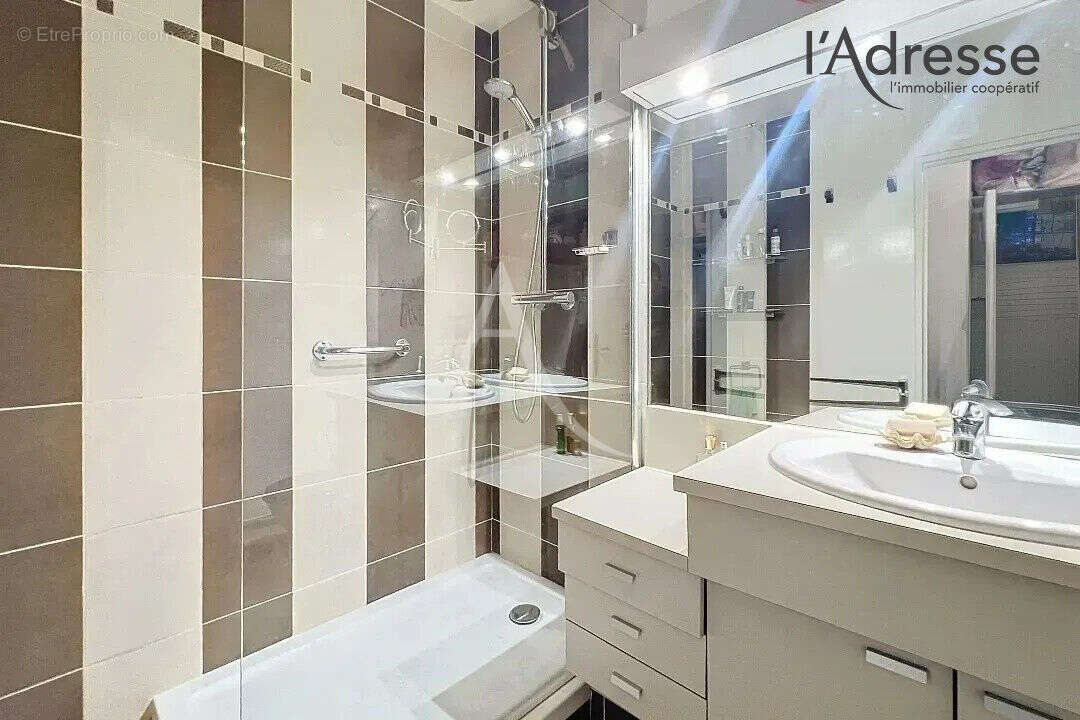 Appartement à SURESNES