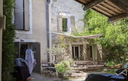 Maison à MAILLANE