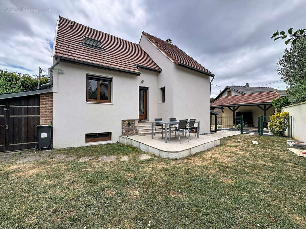 Maison à SAVIGNY-SUR-ORGE