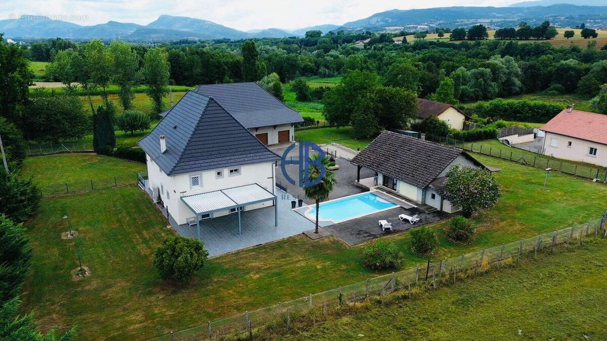Superbe maison 8 pièces climatisée avec piscine, salon d'été climatisé et dépendances - photo 4