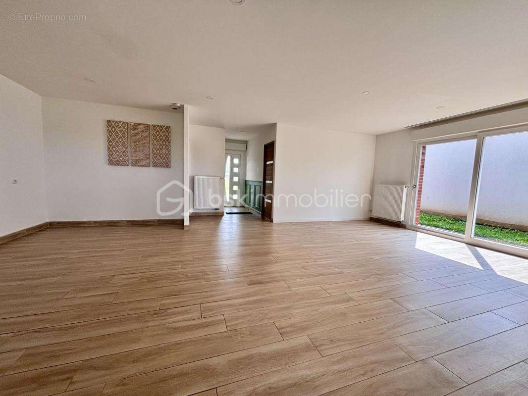 Maison à DOUCHY-LES-MINES