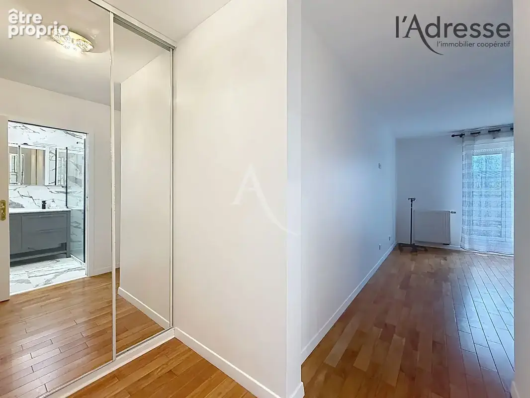 Appartement 4 pièces de 100m² avec deux terrasses et vue sur paris - photo 10