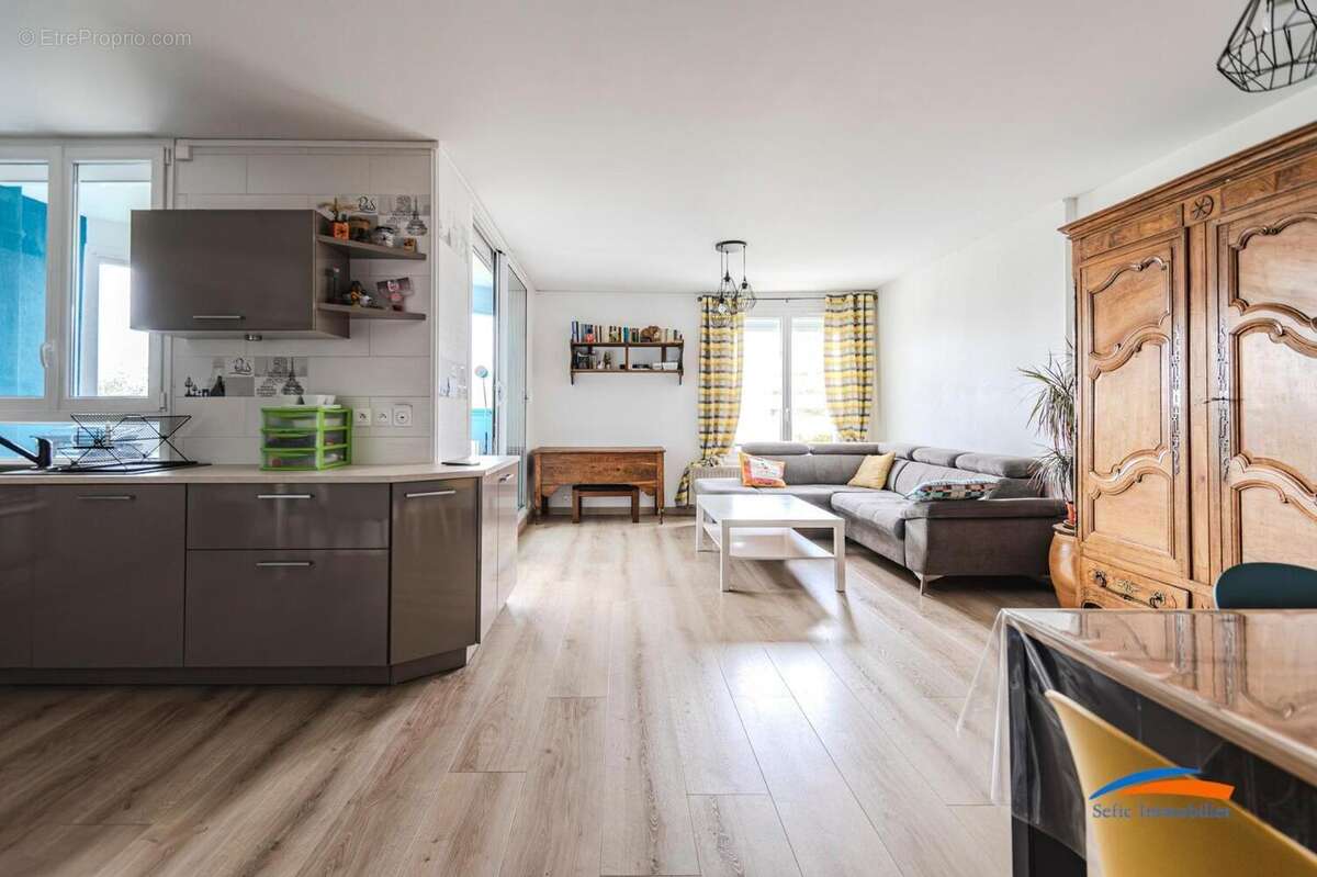   - Appartement à REIMS