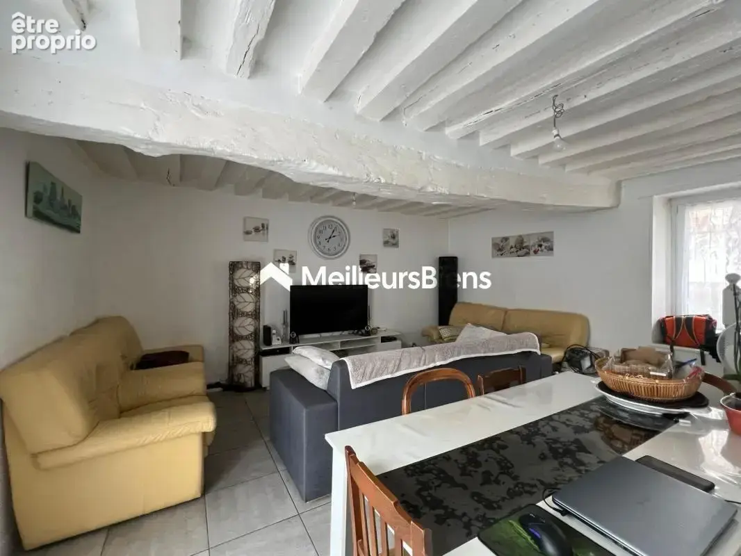 Ensemble immobilier - 134 m² composé d'une maison louée (T4) et d'une maison libre (T2) + grange et garages - photo 3