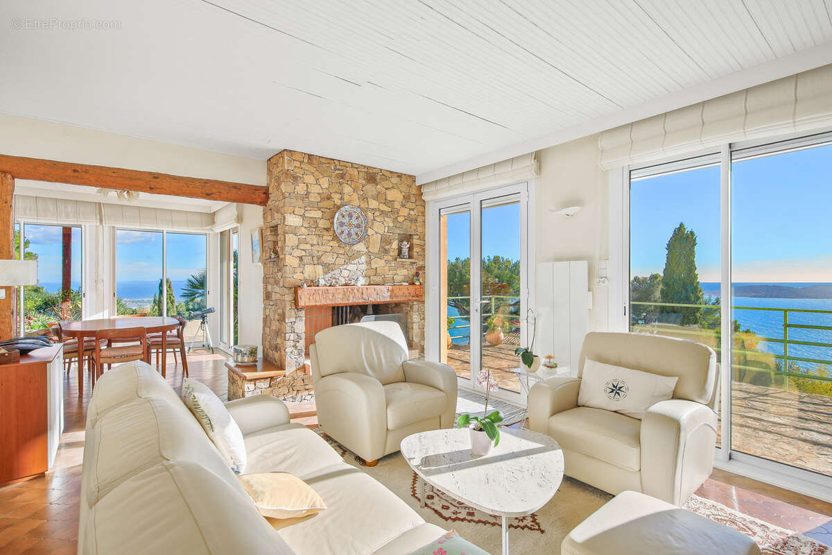 Maison à CARQUEIRANNE