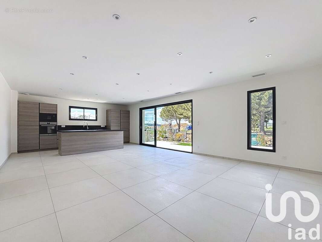 Photo 4 - Maison à SAINT-GENIES-DE-FONTEDIT