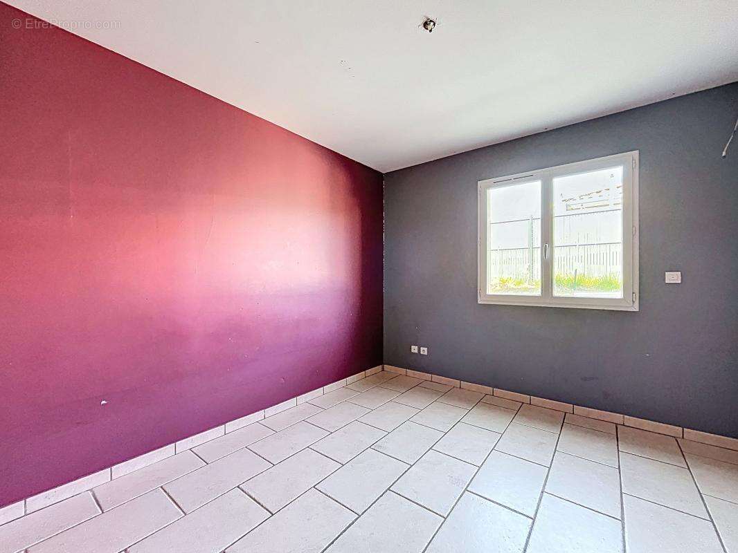 Maison à SAINT-DONAT-SUR-L'HERBASSE