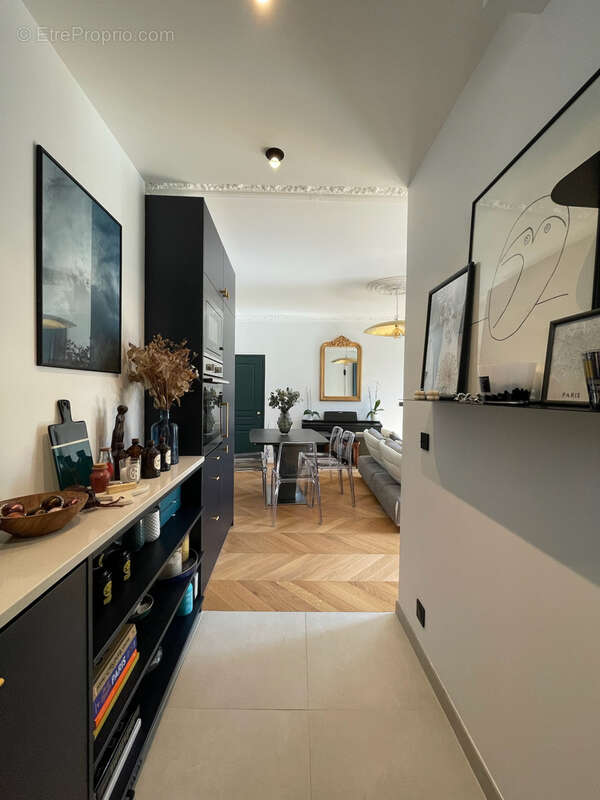 Appartement à PARIS-8E