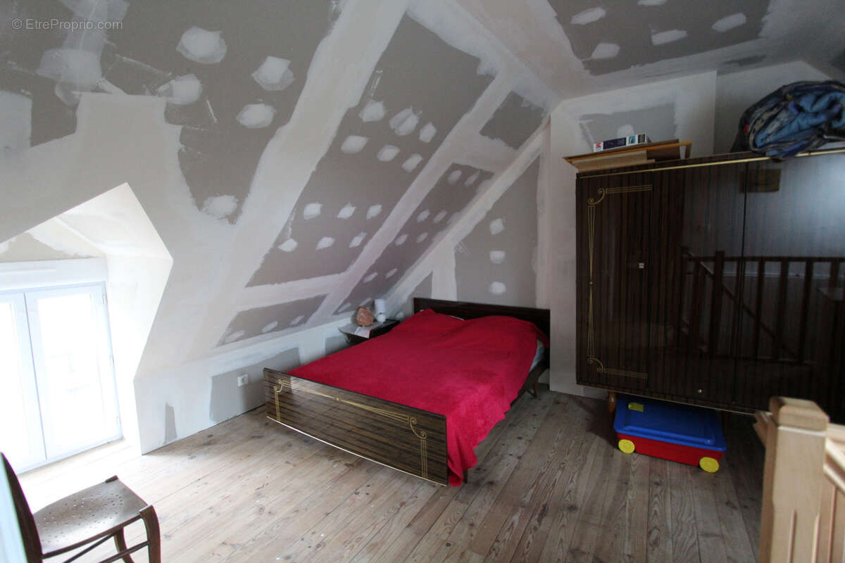 Maison à SUILLY-LA-TOUR