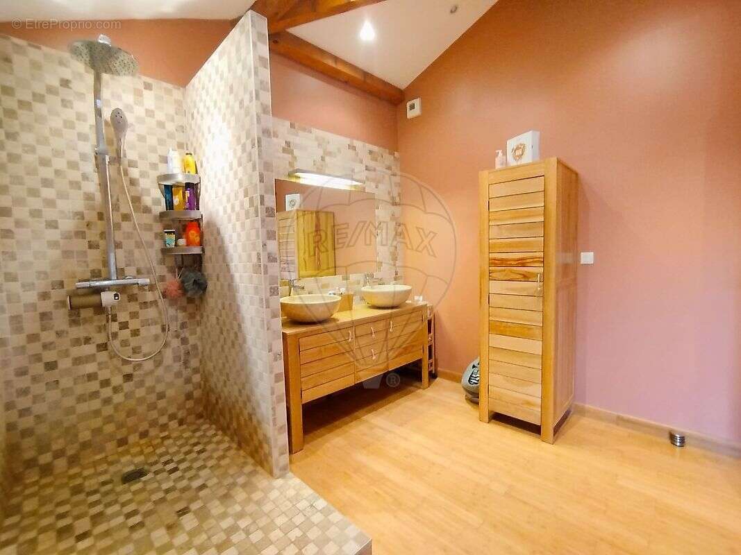 Appartement à LACENAS