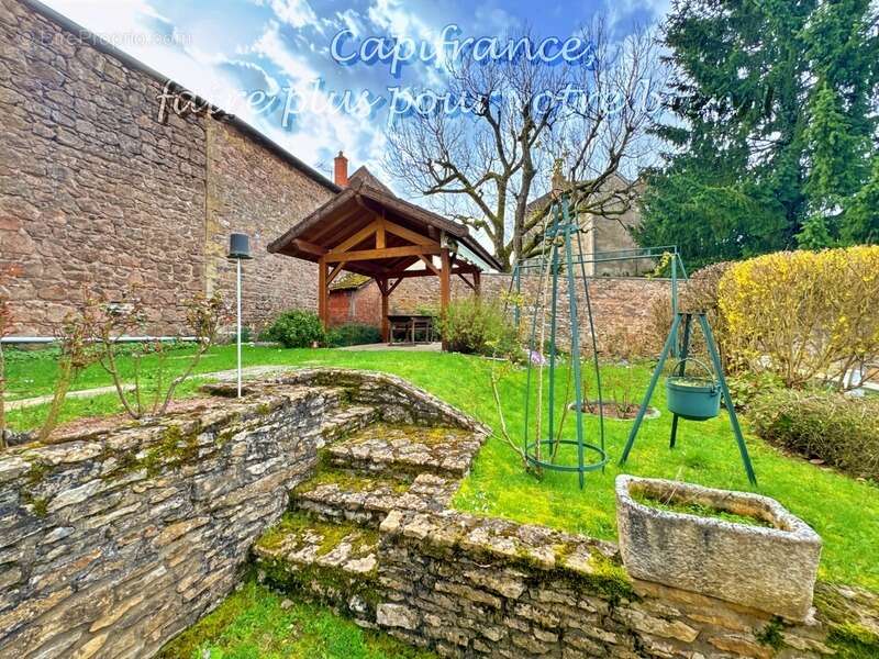 Maison à LA CLAYETTE