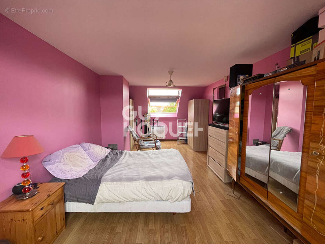 Maison à OZOIR-LA-FERRIERE