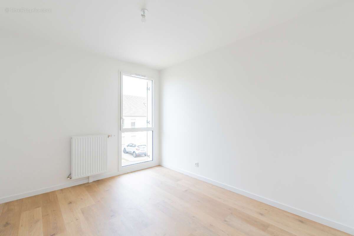 Appartement à MORAINVILLIERS