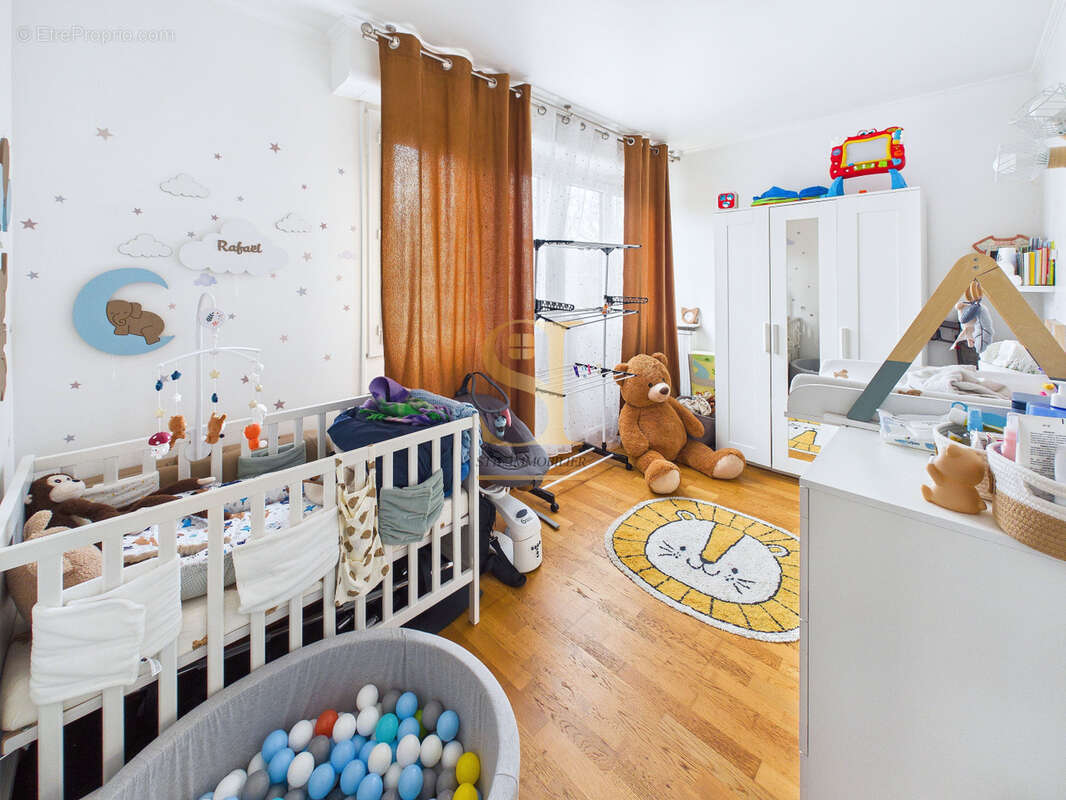 Appartement à CORBEIL-ESSONNES