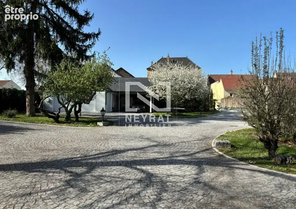 Maison Bourgeoise de 239m2 4 chambres et dépendances - photo 12