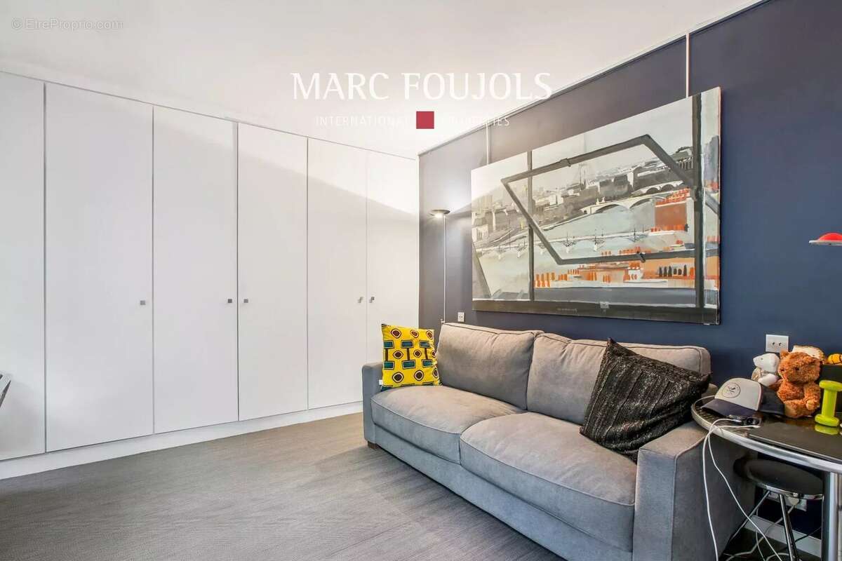 Appartement à NEUILLY-SUR-SEINE