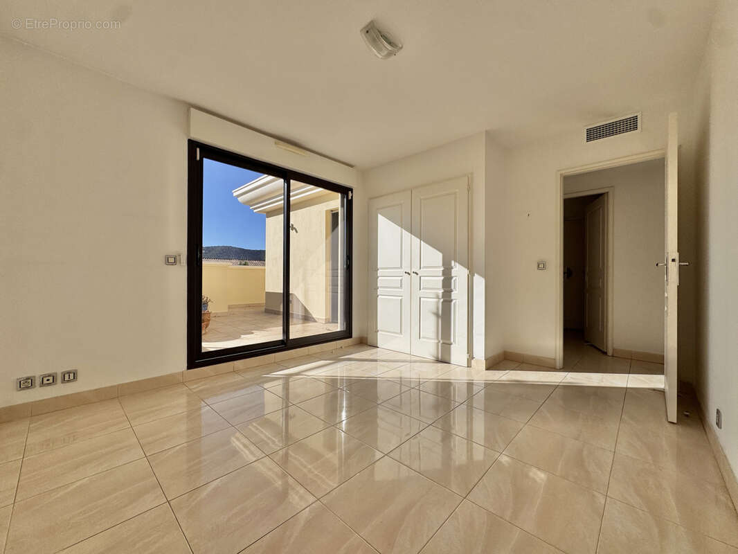 Appartement à HYERES