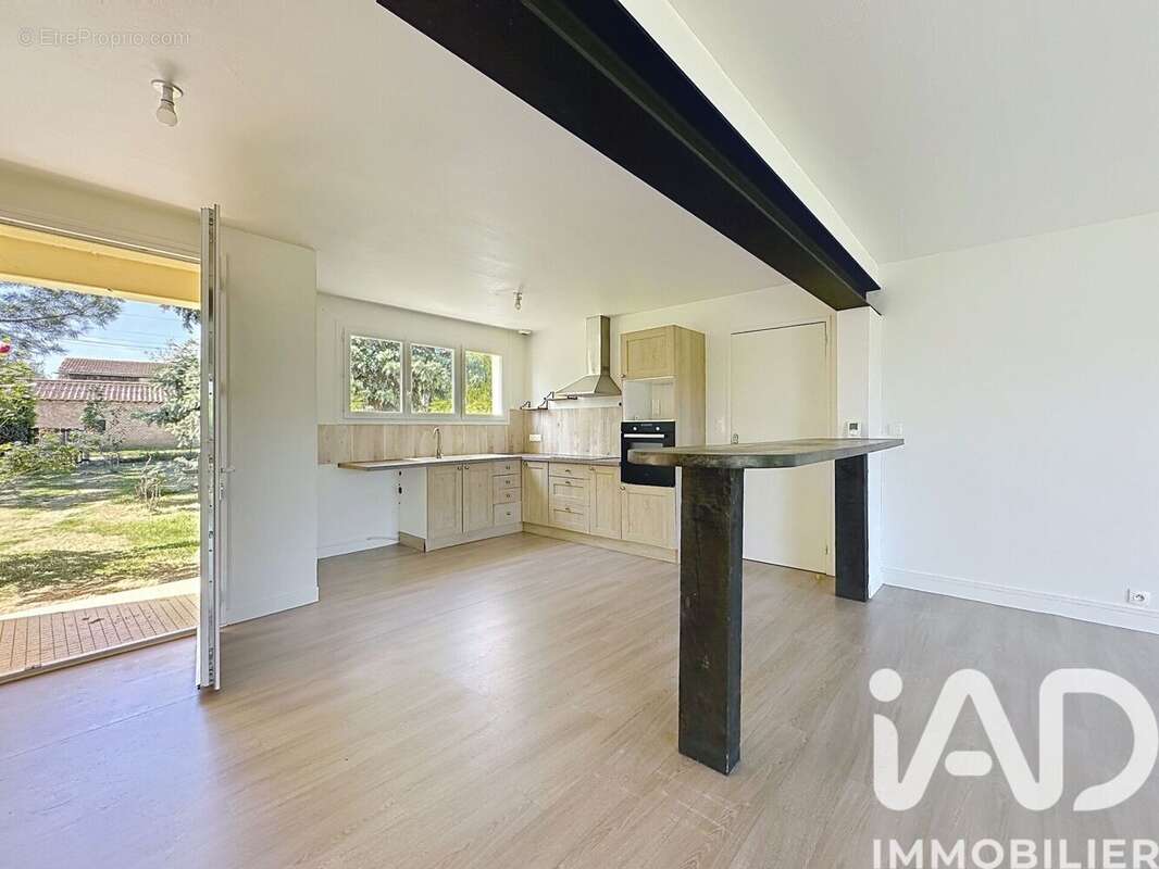 Maison 109 m² à Sainte-Verge  - photo 4